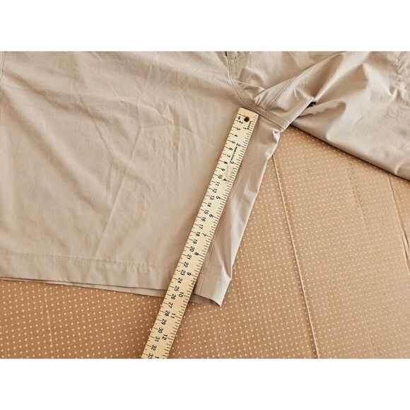 Eddie Bauer Flexion Amphib Shorts Mens 42 Khaki Brown Zip Pocket Outdoor - Picture 5 of 10